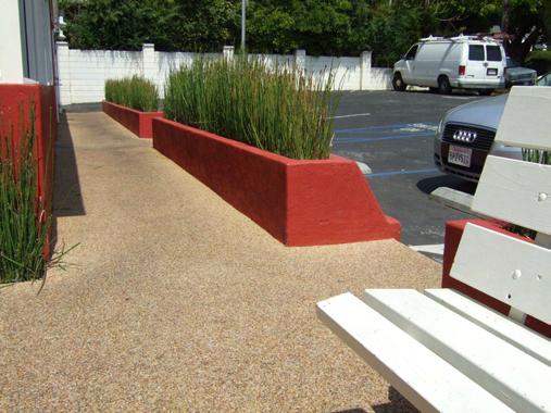 project. 15. Landscaping Parking Lots and Structures Guideline 15: Enhance parking areas by providing landscaping that shades, buffers, and conceals unattractive views of parking.
