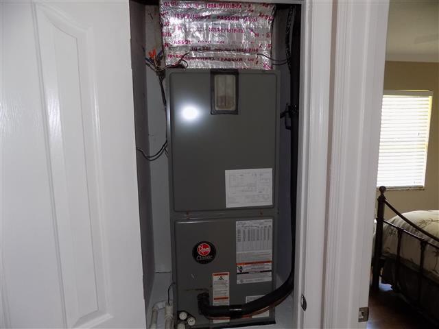 Energy Source: Electric Heat System Brand: RHEEM Manufactured