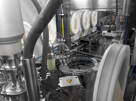 Wash Isolator operates under negative pressure preventing contamination escape to cleanroom.