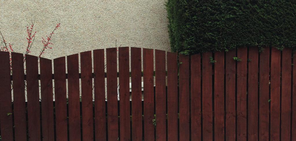 Perimeter Security Gates and fences are the first signs of a secure home and act as a good deterrent to intruders. Make sure they are in good repair. 1.