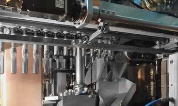 Volume optima 5L 2 optima 5L 4 Flexible system of linear blowing machines - final shape of the machine and number of blowing cavities is defined by expected speed and container size to
