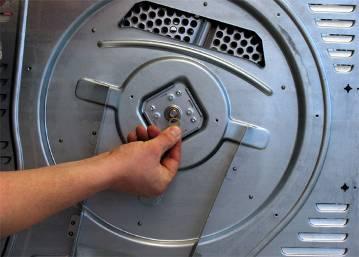 the drum shaft CAUTION Remove screws