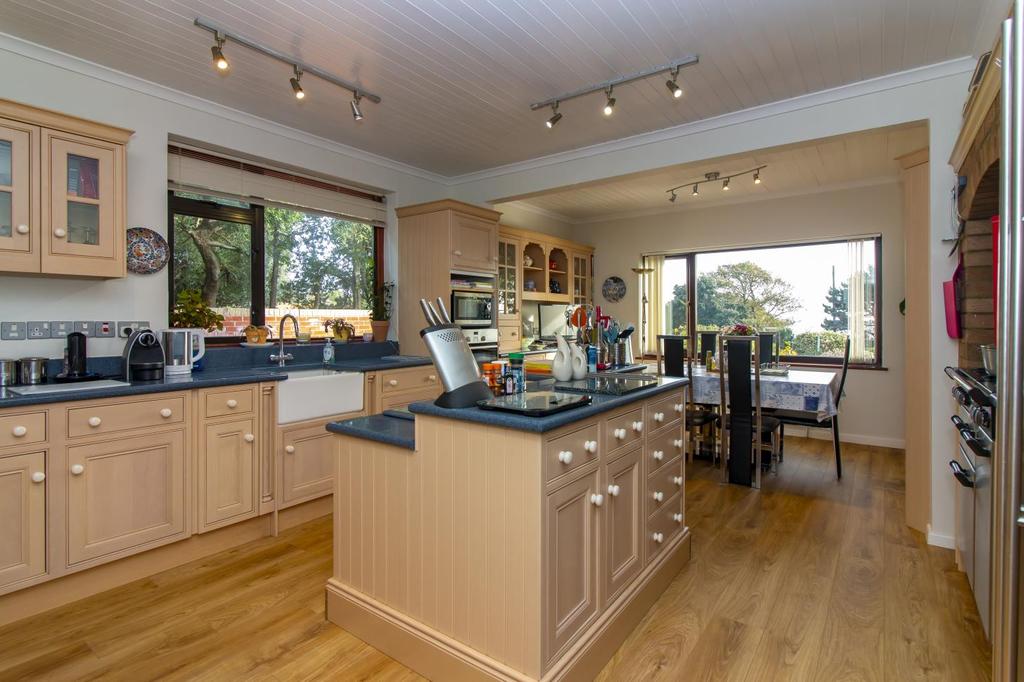 Property An impressive 1930s five-bedroom sea facing home situated on Ramsgate's prestigious Royal Esplanade on an elevated, private, spacious plot with the benefit of a large garden and large