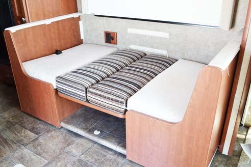 U-SHAPED DINETTE/BED CONVERSION (Typical View Your coach may differ in appearance) The U-Shaped Dinette can be converted into