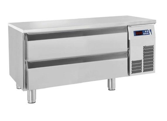 Snack Counters Built with thick polyurethane insulation, ecological gas refrigerants (without CFCs and HCFCs) and an automatic defrosting/ condensate evaporation system that doesn t use resistors,