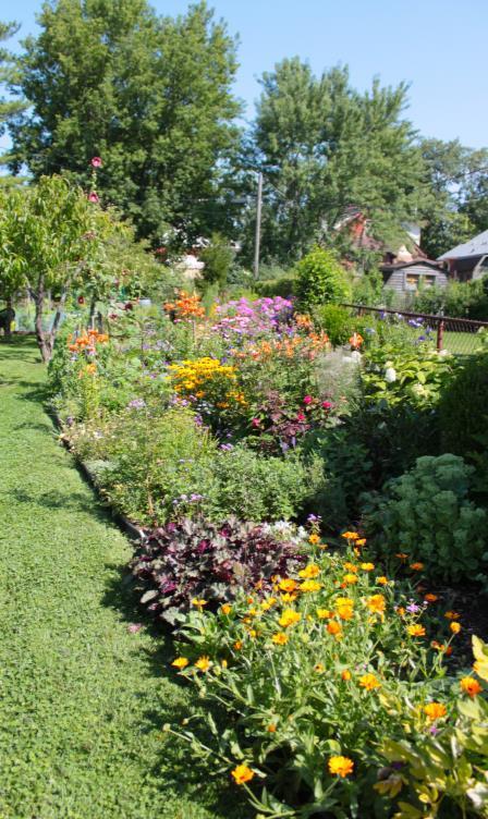 Water-Wise Landscaping Principles Plan and design gardens with water conservation, beauty and utility in mind.
