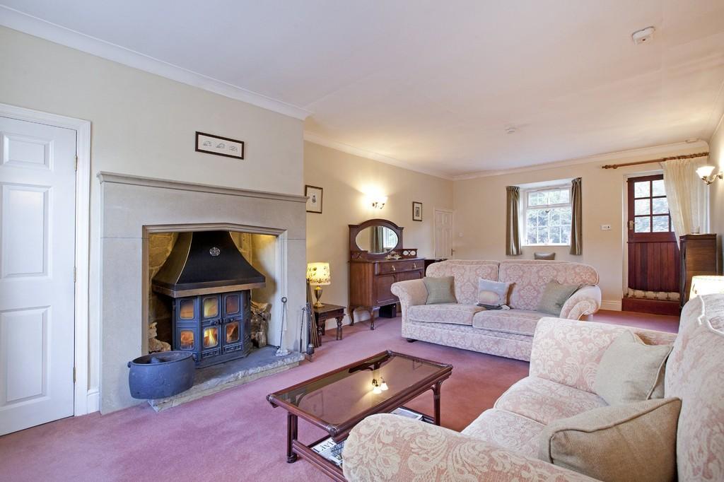 Littlebeck The Green Kettlewell, Near Skipton BD23 5RD AN AWARD WINNING BED AND BREAKFAST / FIVE BEDROOMED FAMILY HOUSE ENJOYING A PROMINENT LOCATION IN THIS PICTURESQUE WHARFEDALE VILLAGE Littlebeck