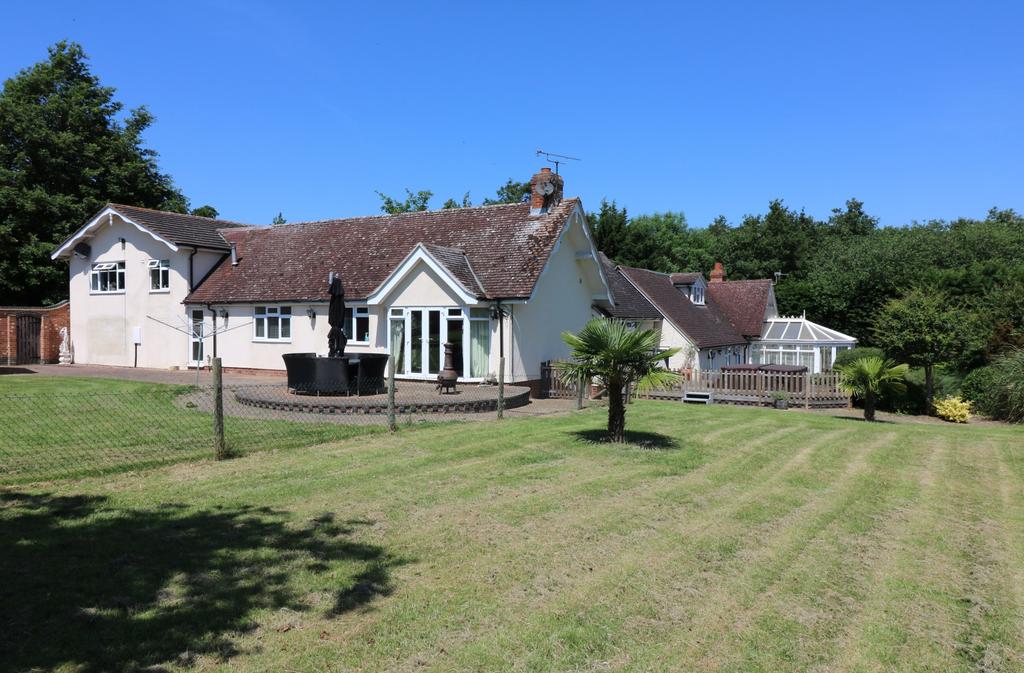 uk Endon Lodge Evesham Road Wick Near Pershore South Worcestershire WR10 3JR For Sale Price 850,000 AN EXTENDED PERIOD LODGE HOUSE OFFERING CONSIDERABLE ACCOMMODATION SET IN