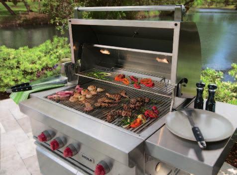 The 25,000 Btu sear zone emits exceptionally high heat to sear meats faster and deeper. The Wolf outdoor grill can be built in or used on a cart for portable convenience.